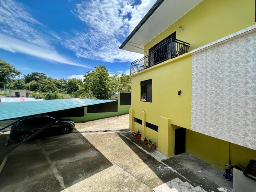 Yellow House Quepos Dış mekan fotoğraf